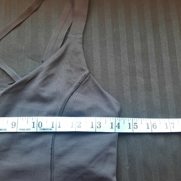 Lululemon hot to street yoga tank top size "6" - Picture 9 of 11